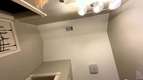 Snapshot of roblatino12 chatting on February 2025 10:18:01 PM roblatino12 online show from February 2025 10:18:01 PM