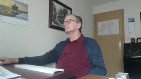 Snapshot of roboter0233 chatting on February 2025 01:33:02 PM roboter0233 online show from February 2025 01:33:02 PM