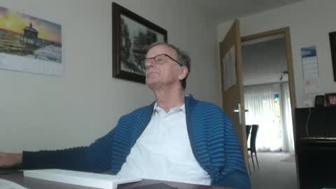 Snapshot of roboter0233 chatting on February 2025 02:04:02 PM roboter0233 online show from February 2025 02:04:02 PM
