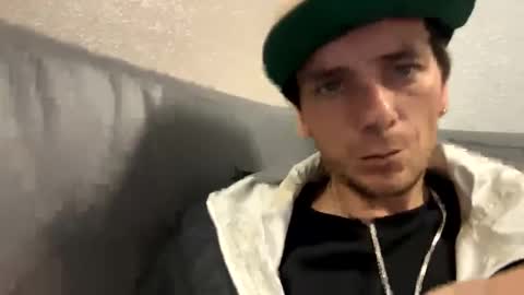 Rob witha 8 online show from October 2025 03:59:02 AM