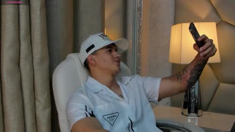 rocco_santos online show from October 2025 12:36:01 AM