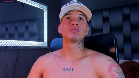 rocco_santos online show from November 2025 01:29:01 AM