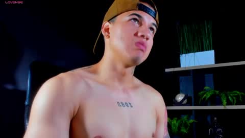 rocco_santos online show from April 2026 05:57:01 PM