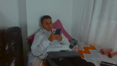 Julian online show from May 2026 12:16:02 AM