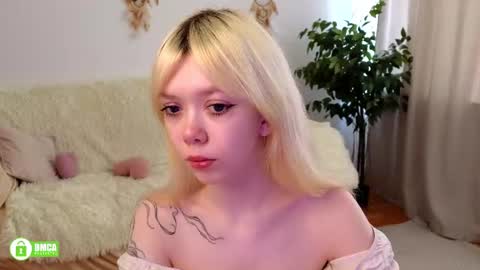 rochelle_dolly online show from June 2026 09:44:01 AM