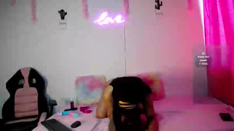 Snapshot of rocker_chica_camila chatting on March 2026 02:31:02 PM Camila online show from March 2026 02:31:02 PM