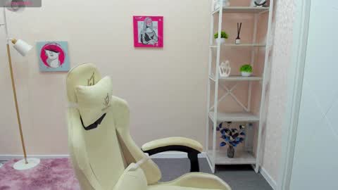 Snapshot of rockett_bunny chatting on October 2025 01:05:01 AM Rockett online show from October 2025 01:05:01 AM