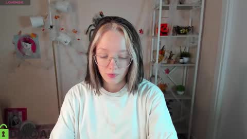 Snapshot of rockett_bunny chatting on October 2025 12:58:01 AM Rockett online show from October 2025 12:58:01 AM