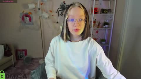 Snapshot of rockett_bunny chatting on October 2025 01:09:02 AM Rockett online show from October 2025 01:09:02 AM