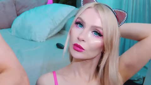 Lina and Den online show from September 2025 10:06:02 AM