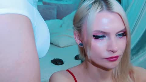 Lina and Den online show from May 2026 07:49:01 AM