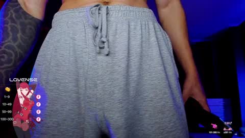 Snapshot of rodarri chatting on January 2025 10:23:01 PM MY NAME CAN SEE ALL MY CUM VIDEO BUY FAN SUB. online show from January 2025 10:23:01 PM