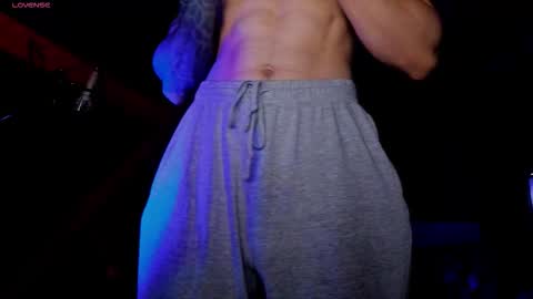 Snapshot of rodarri chatting on October 2025 06:28:02 PM MY NAME CAN SEE ALL MY CUM VIDEO BUY FAN SUB. online show from October 2025 06:28:02 PM