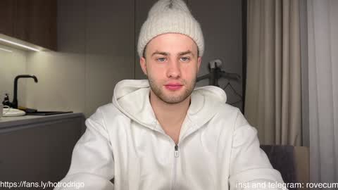 Snapshot of rodrigoveira chatting on December 2024 06:20:02 PM Rodrigo online show from December 2024 06:20:02 PM