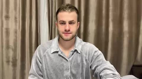 Snapshot of rodrigoveira chatting on September 2025 06:18:01 PM Rodrigo online show from September 2025 06:18:01 PM