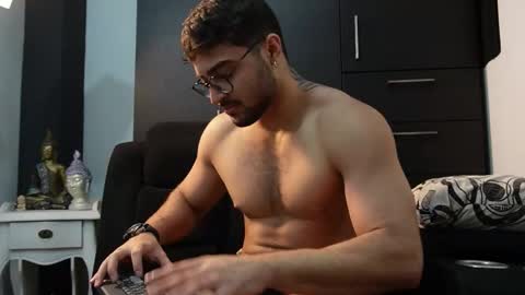 Roger Belmont online show from October 2025 05:17:02 AM