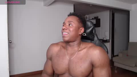Snapshot of rogger_physique chatting on January 2025 04:55:01 AM Rogger online show from January 2025 04:55:01 AM