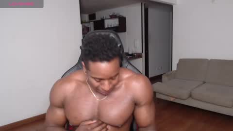 Snapshot of rogger_physique chatting on February 2025 05:59:02 AM Rogger online show from February 2025 05:59:02 AM