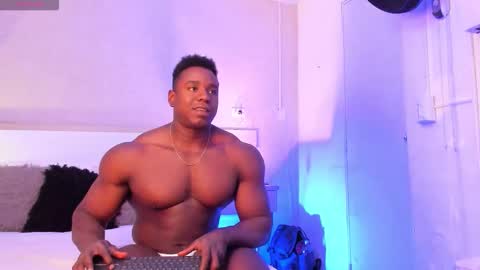 Snapshot of rogger_physique chatting on September 2025 01:56:01 PM Rogger online show from September 2025 01:56:01 PM