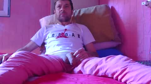 Snapshot of rogobeteilie chatting on April 2026 09:04:01 AM Banderas online show from April 2026 09:04:01 AM