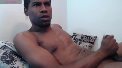 Snapshot of rohtt_higgs chatting on January 2025 11:13:01 PM Rohtt Higgs online show from January 2025 11:13:01 PM