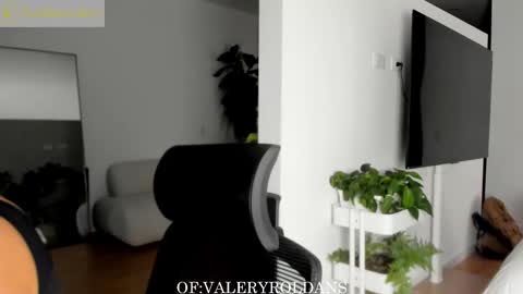 Snapshot of roldansvalery chatting on October 2025 02:34:01 AM Valery Roldans online show from October 2025 02:34:01 AM