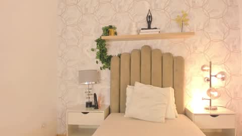   online show from December 2024 12:05:01 PM