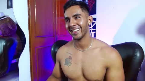 Snapshot of romanpearce_ chatting on February 2025 08:27:02 PM Roman online show from February 2025 08:27:02 PM