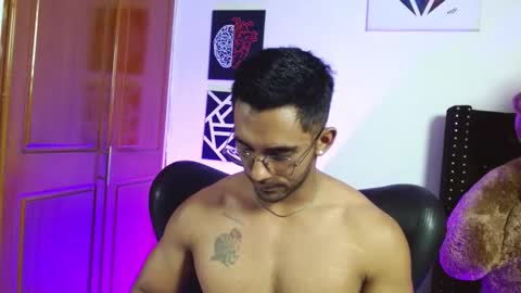 Snapshot of romanpearce_ chatting on February 2025 08:09:02 PM Roman online show from February 2025 08:09:02 PM