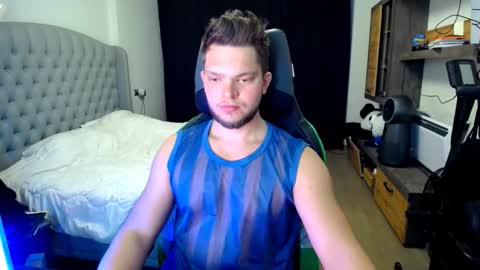 romantic_twunk online show from October 2025 05:30:02 AM