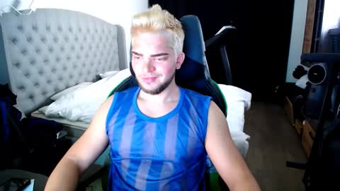 romantic_twunk online show from October 2025 04:31:02 AM