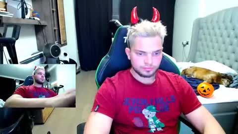 romantic_twunk online show from November 2025 07:36:02 PM