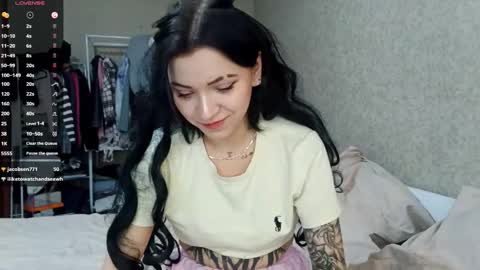 Anica online show from November 2025 10:58:01 AM