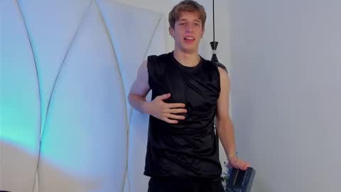 Snapshot of romeo_ricci1 chatting on December 2024 06:53:01 PM Romeo Ricci online show from December 2024 06:53:01 PM