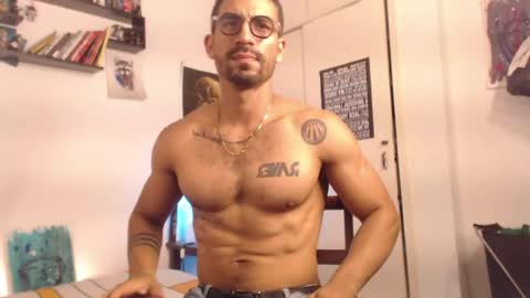 Snapshot of romeocolin_ chatting on July 2026 06:29:02 AM R O M E O online show from July 2026 06:29:02 AM