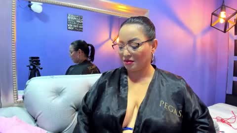 Snapshot of romina017 chatting on October 2025 02:17:02 AM Romi online show from October 2025 02:17:02 AM