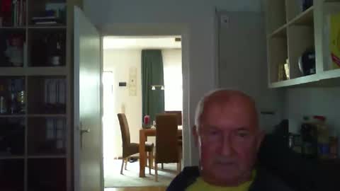Snapshot of ron70zig chatting on October 2025 08:00:02 AM ron70zig online show from October 2025 08:00:02 AM