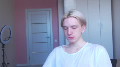 Snapshot of ron_vilss chatting on February 2026 06:42:01 AM Ron online show from February 2026 06:42:01 AM