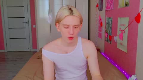 Snapshot of ron_vilss chatting on March 2026 08:19:01 AM Ron online show from March 2026 08:19:01 AM