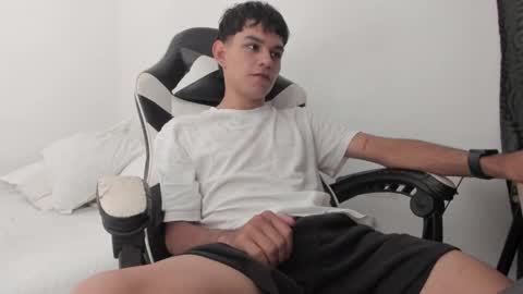 Snapshot of ronaldmq20 chatting on April 2026 06:05:01 PM Ronaldo online show from April 2026 06:05:01 PM