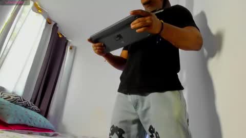 Ronnie 777 online show from September 2025 07:19:02 PM