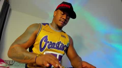 Ronnie 777 online show from October 2025 04:53:01 AM