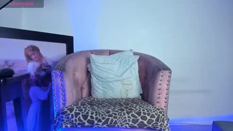 Snapshot of ronnie_fallout chatting on October 2025 05:33:02 PM Ronnie online show from October 2025 05:33:02 PM