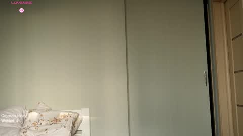 Snapshot of ronny_ponny chatting on February 2025 12:08:02 PM RonnyPonny online show from February 2025 12:08:02 PM