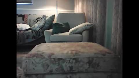 ronvlv online show from May 2026 04:42:02 AM