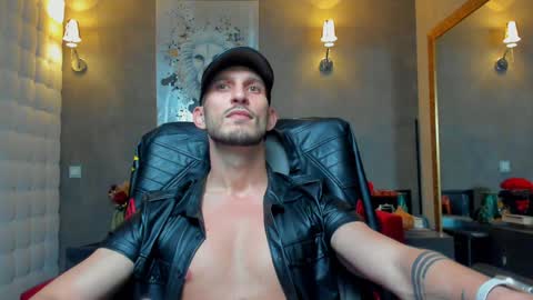 Snapshot of ronythemaster chatting on December 2024 08:27:02 PM onlyfans- online show from December 2024 08:27:02 PM