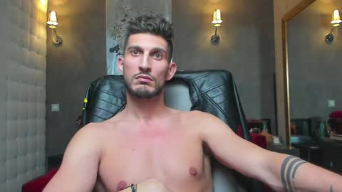 Snapshot of ronythemaster chatting on December 2024 08:45:01 PM onlyfans- online show from December 2024 08:45:01 PM