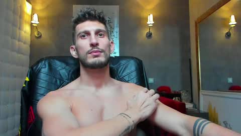 Snapshot of ronythemaster chatting on December 2024 06:27:01 PM onlyfans- online show from December 2024 06:27:01 PM