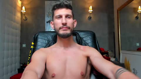 Snapshot of ronythemaster chatting on January 2025 08:48:01 PM onlyfans- online show from January 2025 08:48:01 PM