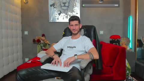Snapshot of ronythemaster chatting on February 2025 10:25:01 PM onlyfans- online show from February 2025 10:25:01 PM